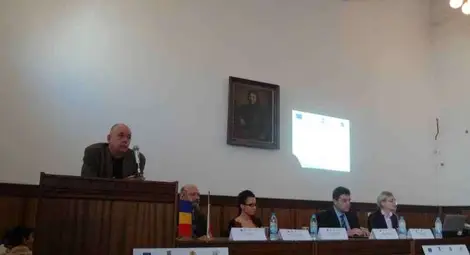 Георги Коритаров представи проект за електронни уроци в МГ "Баба Тонка"