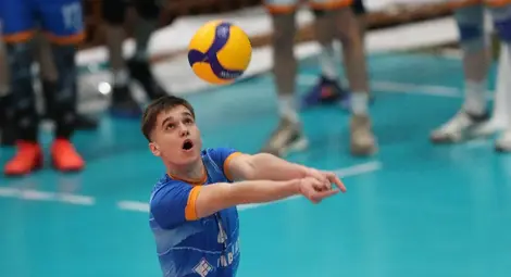 Симеон Добрев за трети път облича екипа на волейболния &bdquo;Нефтохимик&ldquo;