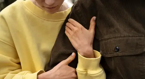 Любов или нужда? Тънката граница на емоционалната зависимост