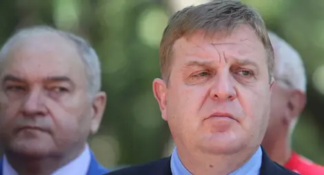 Каракачанов: С президента нямаме проблем с комуникацията, никой не бави проектите за изтребители