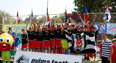 Нотингам Форест спечели международния турнир по футбол в Албена Нотингам Форест спечели международния турнир по футбол в Албена