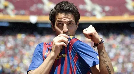 Барселона се споразумя с Челси за Фабрегас