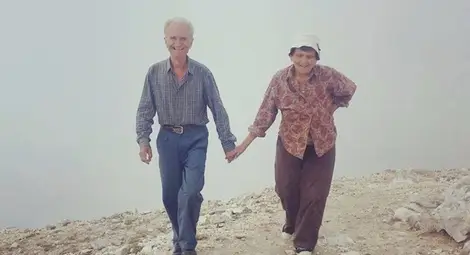 Вдъхновение: Възрастни съпрузи изкачиха Вихрен, хванати за ръка Вдъхновение: Възрастни съпрузи изкачиха Вихрен, хванати за ръка