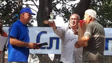 10-годишна гроздова ракия донесе награда на Минчо Василев.