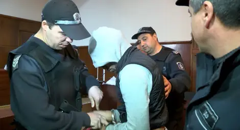 Хоакин потвърдил пред съда, че са стари приятели с братята Куаши /галерия/