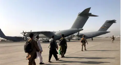 Всички полети на летището в Кабул са спрени Всички полети на летището в Кабул са спрени