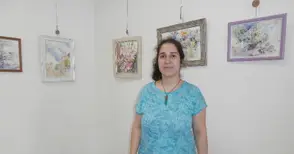 С цветни настроения зарежда изложбата на Наталия Каро