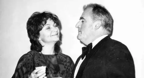 Послепис за Парчето, за когото  небето е и петолиние, и сцена