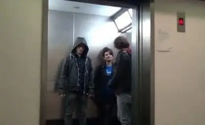 Номер от "Междузведни войни" подлудява студенти /видео/