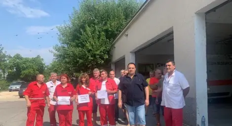 Спешните медици в Русе подкрепиха протеста на колегите си в цялата страна