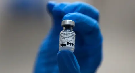 Около 47% от медиците на първа линия са заявили желание да се ваксинират срещу Covid-19