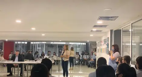 Младежи на среща с Любо Ганев - човек, когото с удоволствие биха следвали, образец за труд и дисциплина /галерия/ Младежи на среща с Любо Ганев - човек, когото с удоволствие биха следвали, образец за труд и дисциплина /галерия/