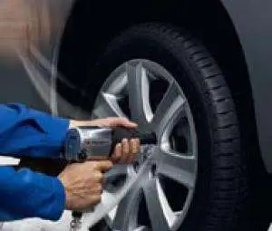 Данъчните провериха 43 сервиза за смяна на гуми в Русе