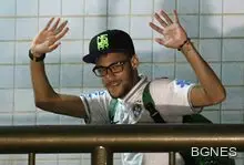 Съдия в Бразилия спря "Плейбой" заради Неймар Съдия в Бразилия спря "Плейбой" заради Неймар