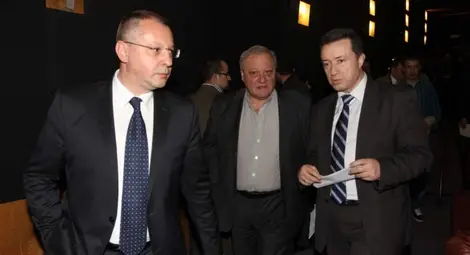 Станишев иска анализ, други червени допускат избори Станишев иска анализ, други червени допускат избори