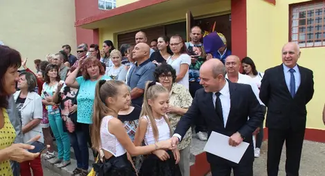 Кметът Пламен Стоилов пожела успех на учениците в СУ &bdquo;Васил Левски&ldquo;.