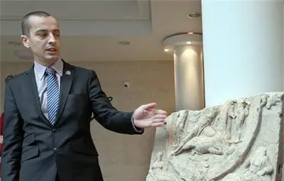 Извадиха плоча на бог Митра за 1 млн. евро от калта в Герман