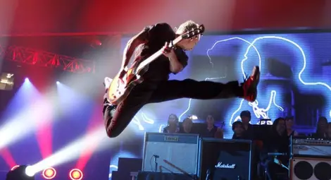 Какво е `69 - година или?... Осем прочути песни със скрито значение