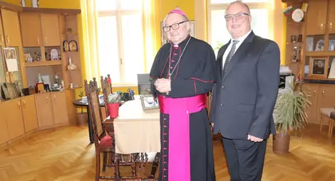 Епископът на Никополската епархия даде тържествен прием за празниците Епископът на Никополската епархия даде тържествен прием за празниците