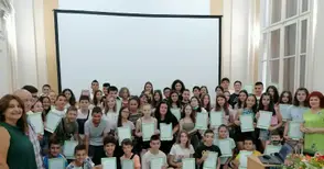 Център „Диалог“ вдигна още летвата на отличните резултати от изпитите