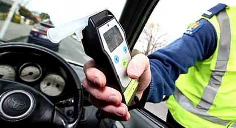 Сядане на задната седалка не спаси книжката на жена с 0.57 промила