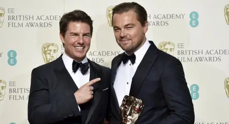 Том Круз отнесе подигравки заради "замразеното" си лице Том Круз отнесе подигравки заради "замразеното" си лице