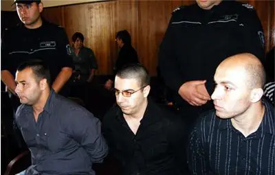 Убийците на 16-годишния Ники от Враца Цофъра, Скинара и Акулата се изправиха пред съда