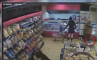 Жена намери документите от откраднатия й портфейл на пейка зад блока (видео)