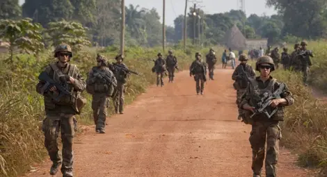 Разследват дали френски войници са насилвали деца в ЦАР