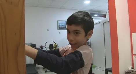 Криси е упорит, дори инат, но точно инатът му помага да следва мечтата си - един ден да стане като Христо Стоичков