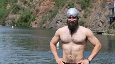 Българин преплува Лох Нес, за да почисти океаните от пластмаса