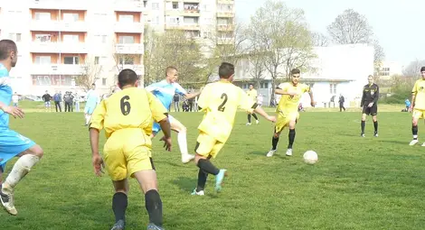 Русенските студенти на национални футболни финали след 3:1 със Свищов