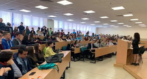 Облицоване с мъх и пречистване на въздуха с роботи отличени като идеи на бъдещето