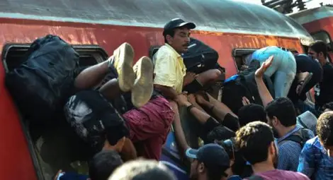 Бежанците блокираха влаковете в Македония