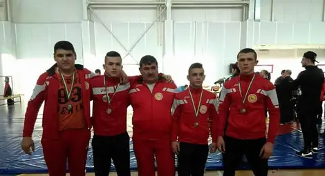 Борците на Русе с титла, вицетитла и два бронза