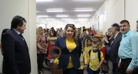 ОУ „Никола Обретенов“ се похвали с Коридор на безопасността. ОУ „Никола Обретенов“ се похвали с Коридор на безопасността.