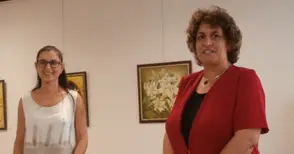 Ралица Арнаудова показва приказния си свят на цветята