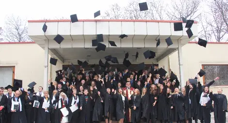 Със 142 дипломанти Висшето училище по агробизнес празнува четвърт век