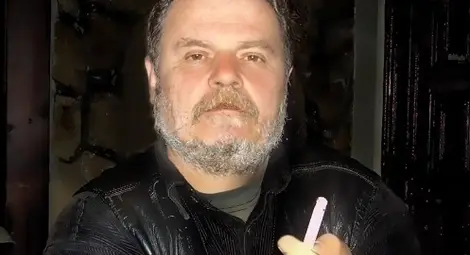 Господ внезапно повика Пламен Монев  - сигурно спешно му трябва художник