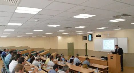 Студенти обясняват как мотивацията формира позитивно отношение към ученето Студенти обясняват как мотивацията формира позитивно отношение към ученето