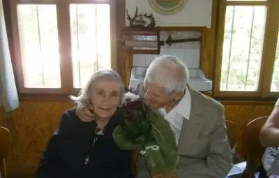 101-годишен дядо черпи с домашна ракия за ЧРД 