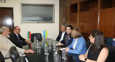 Междурегионалното развитие бе във фокуса на двустранна среща на ръководството на Областната администрация в Русе с посланика на Украйна Междурегионалното развитие бе във фокуса на двустранна среща на ръководството на Областната администрация в Русе с посланика на Украйна