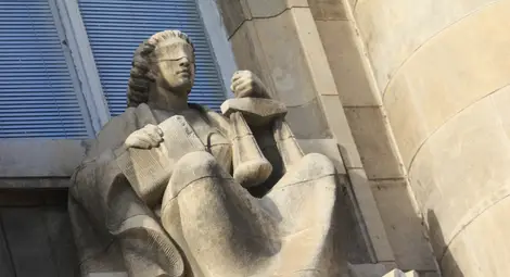 На всеки 2 години строителен предприемач и &bdquo;Топлофикация&ldquo; кръстосват шпаги в съда