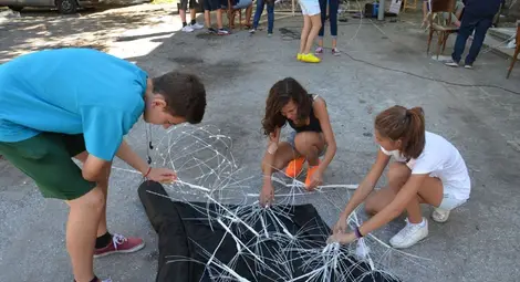 Ученици представят съвременно изкуство в уъркшоп пред Доходното 