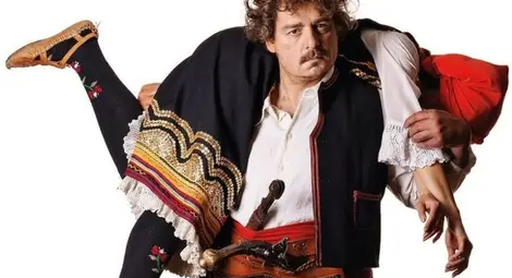 Трик или не: Неизвестен сменял датата на плакатите за гостуването на Камен Донев в родния Русе