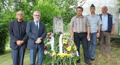 Нож в гърба