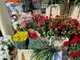 Цените на цветята в Бургас са по-високи от миналогодишните заради поскъпналите доставки от чужбина, обясняват търговци