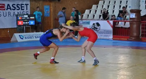 Четири борчета на „Юнак“ на тепиха в „Русенски легенди“ Четири борчета на „Юнак“ на тепиха в „Русенски легенди“