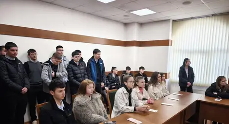 Административният съд в Русе присъединяма 4 гимназии към образователната програма на ВСС и МОН