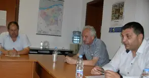 Унищожените отводнителни системи сред най-тежките проблеми в Сливо поле